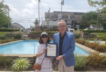 Local Resident Lanie Kaish Receives an Award for Photography from Town Supervisor Don Clavin